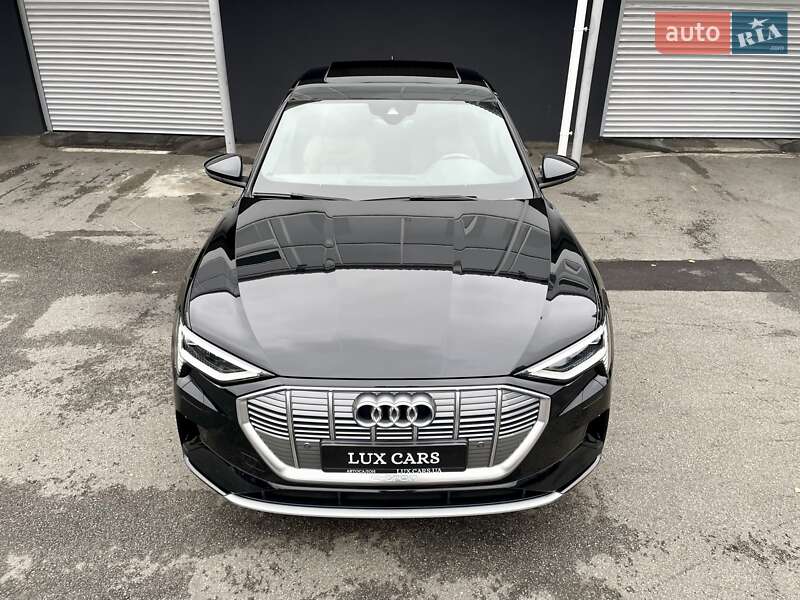 Позашляховик / Кросовер Audi e-tron Sportback 2021 в Києві