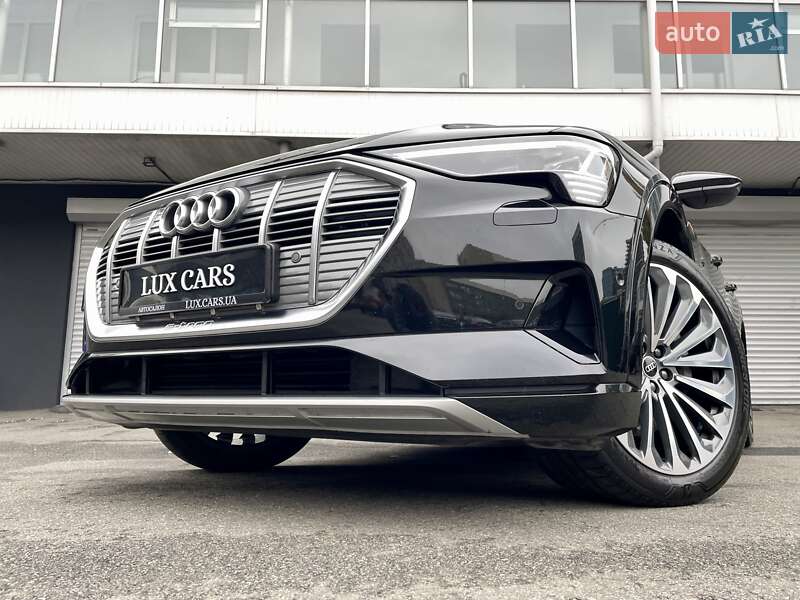 Позашляховик / Кросовер Audi e-tron Sportback 2021 в Києві