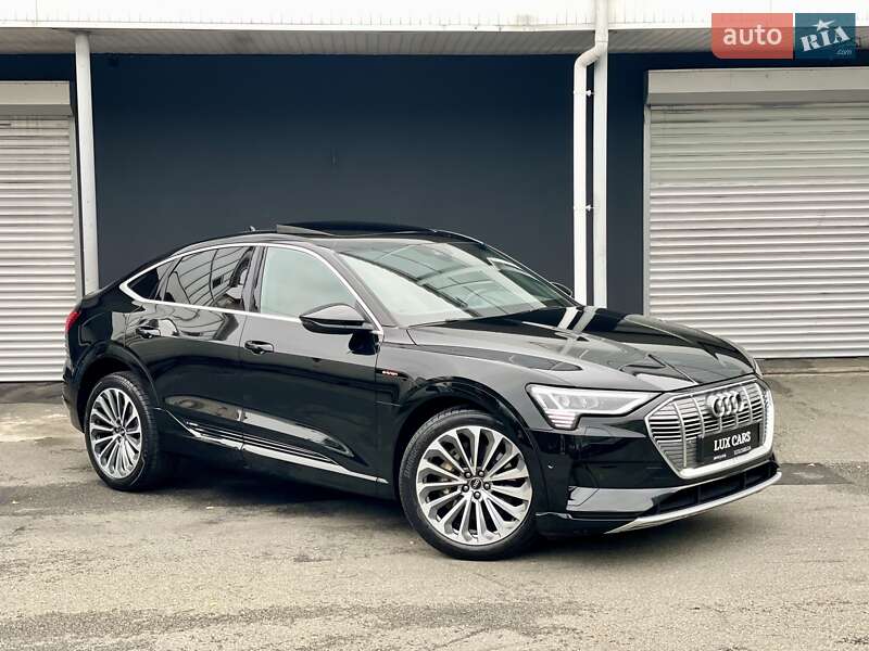 Позашляховик / Кросовер Audi e-tron Sportback 2021 в Києві