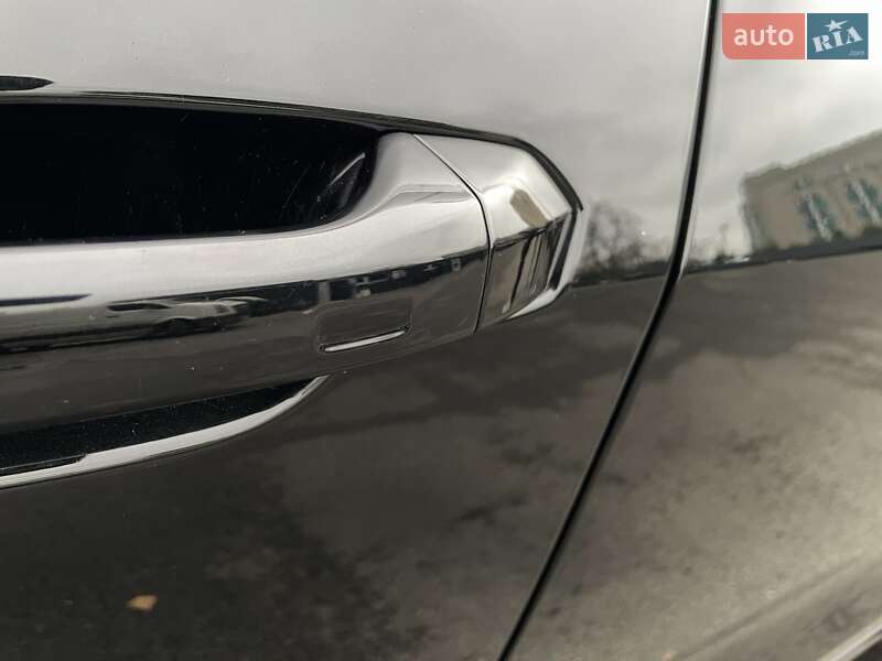 Позашляховик / Кросовер Audi e-tron Sportback 2021 в Києві