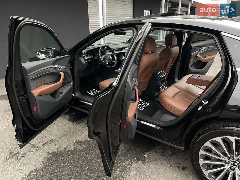 Позашляховик / Кросовер Audi e-tron Sportback 2021 в Києві