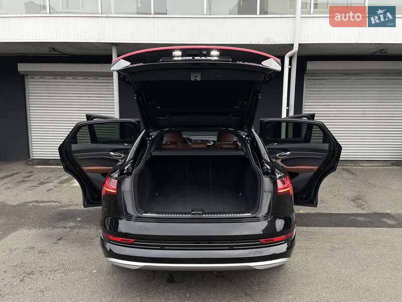 Позашляховик / Кросовер Audi e-tron Sportback 2021 в Києві