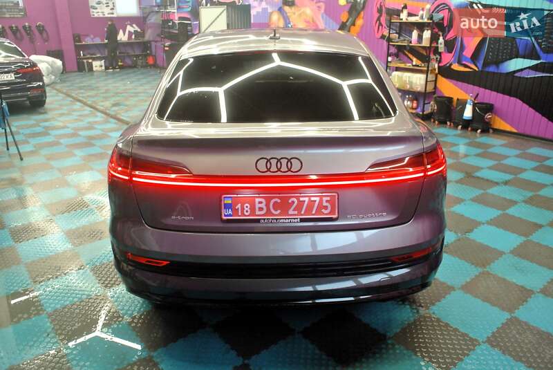 Позашляховик / Кросовер Audi e-tron Sportback 2021 в Києві фото 16 Позашляховик / Кросовер Audi e-tron Sportback 2021 в Києві