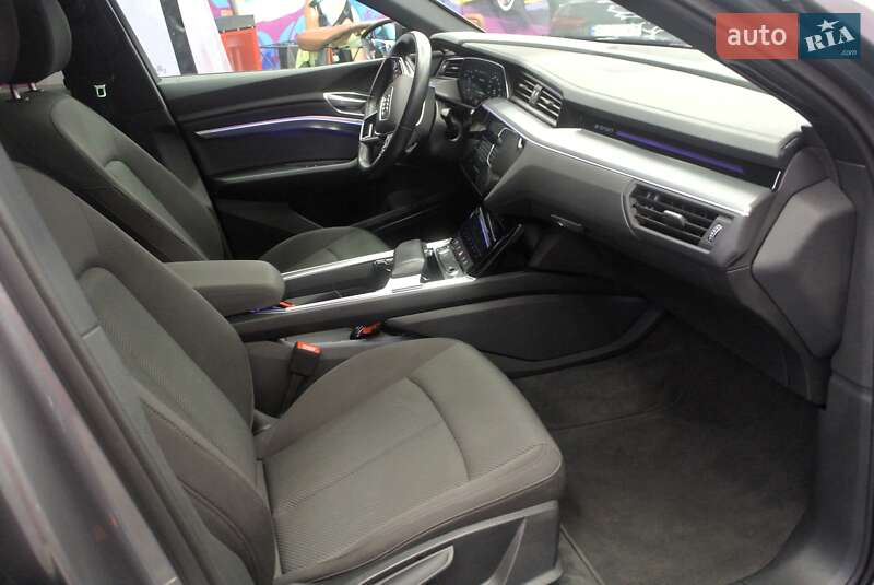 Позашляховик / Кросовер Audi e-tron Sportback 2021 в Києві фото 23 Позашляховик / Кросовер Audi e-tron Sportback 2021 в Києві
