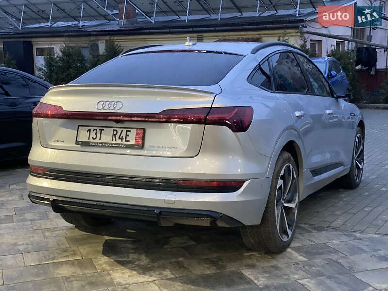 Позашляховик / Кросовер Audi e-tron Sportback 2020 в Ужгороді