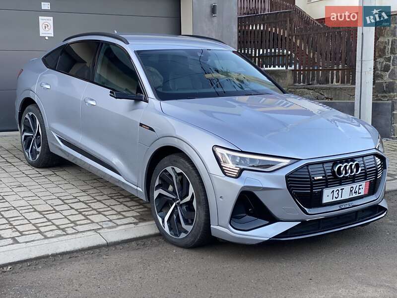 Позашляховик / Кросовер Audi e-tron Sportback 2020 в Ужгороді