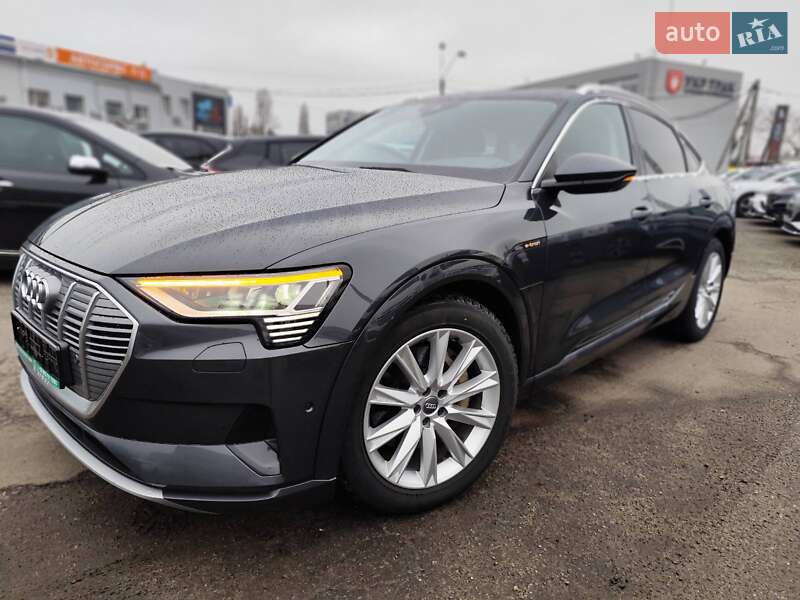 Позашляховик / Кросовер Audi e-tron Sportback 2020 в Києві