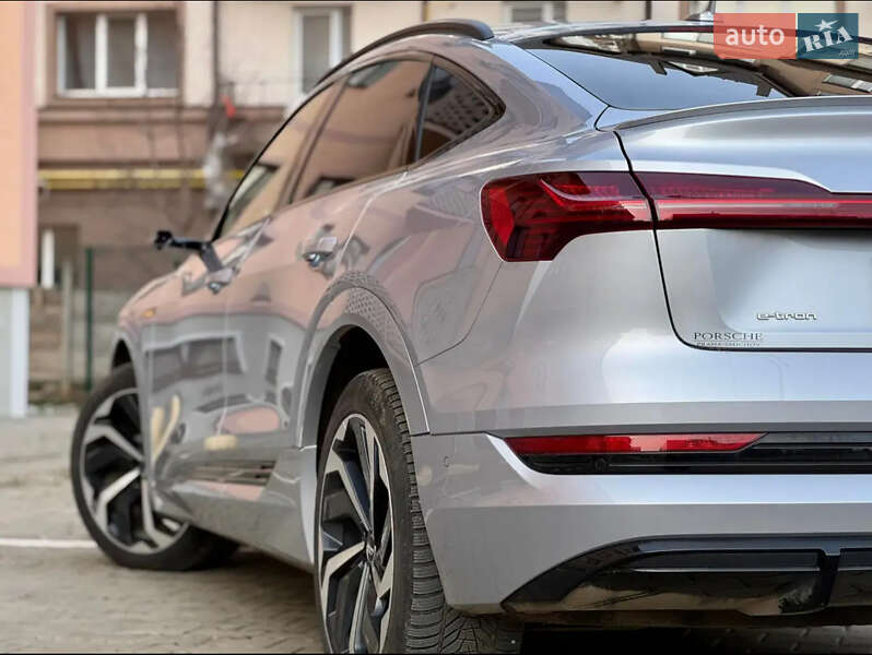 Позашляховик / Кросовер Audi e-tron Sportback 2020 в Ужгороді