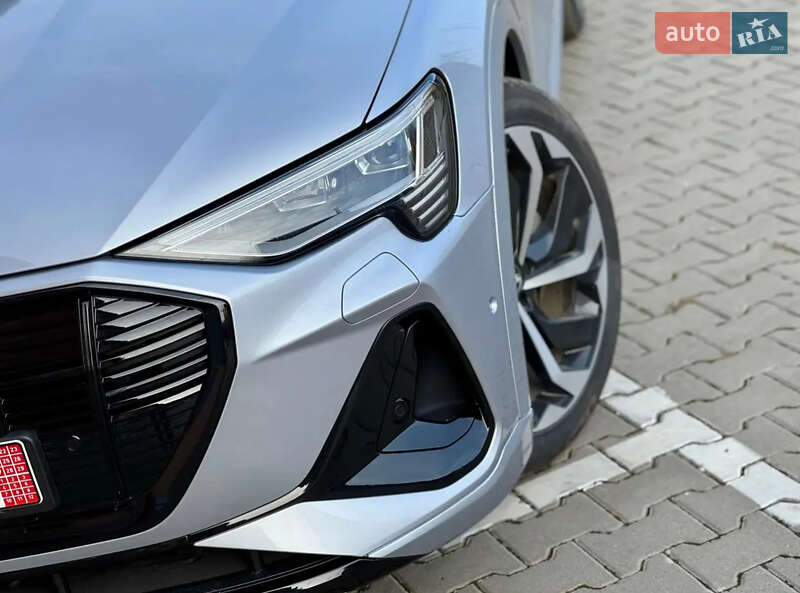 Позашляховик / Кросовер Audi e-tron Sportback 2020 в Ужгороді