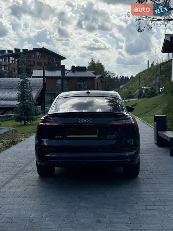 Позашляховик / Кросовер Audi e-tron Sportback 2020 в Львові