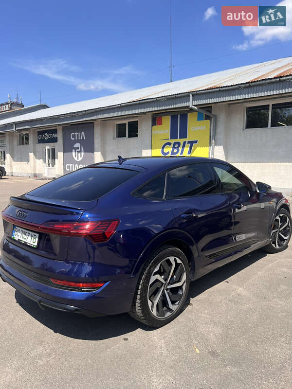 Позашляховик / Кросовер Audi e-tron Sportback 2022 в Львові