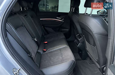 Позашляховик / Кросовер Audi e-tron Sportback 2021 в 