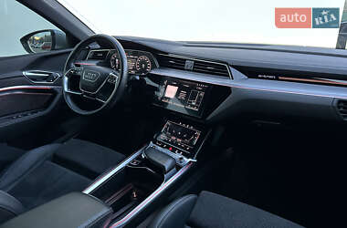 Позашляховик / Кросовер Audi e-tron Sportback 2021 в 