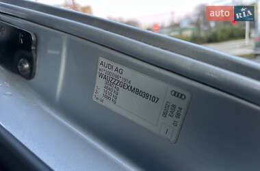 Позашляховик / Кросовер Audi e-tron Sportback 2021 в 