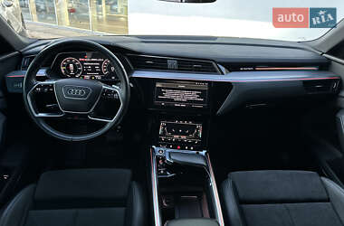 Позашляховик / Кросовер Audi e-tron Sportback 2021 в 