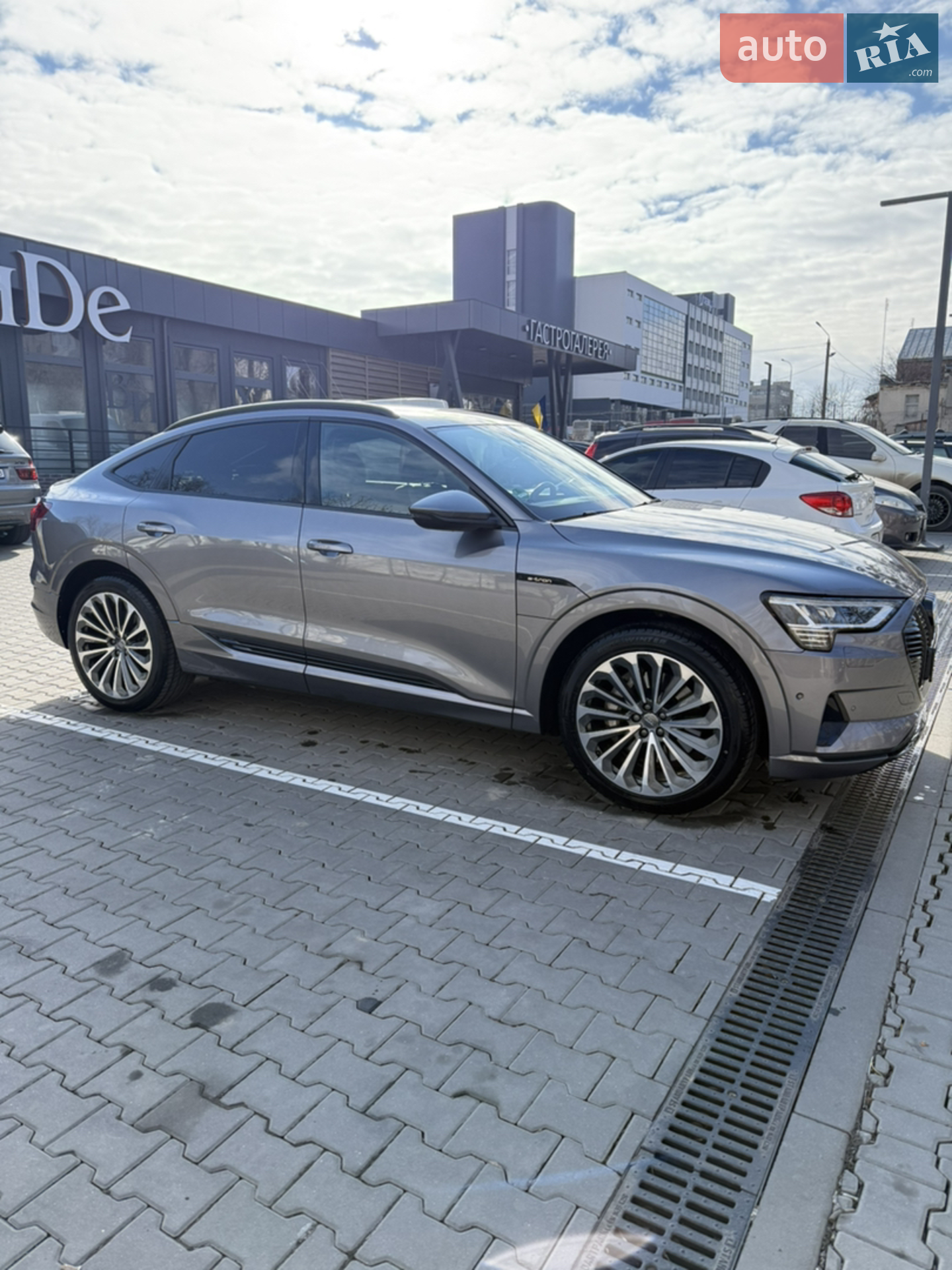 2020 Audi e-tron Sportback - мініатюра 9