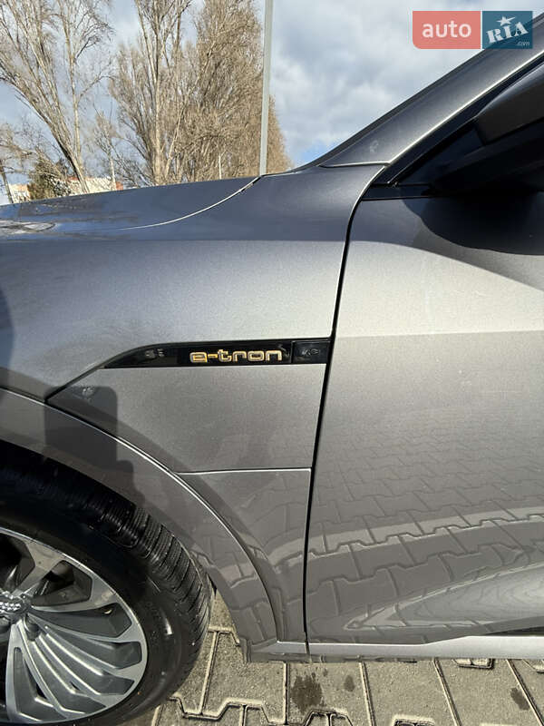 Позашляховик / Кросовер Audi e-tron Sportback 2020 в Чернівцях фото 27 Позашляховик / Кросовер Audi e-tron Sportback 2020 в Чернівцях