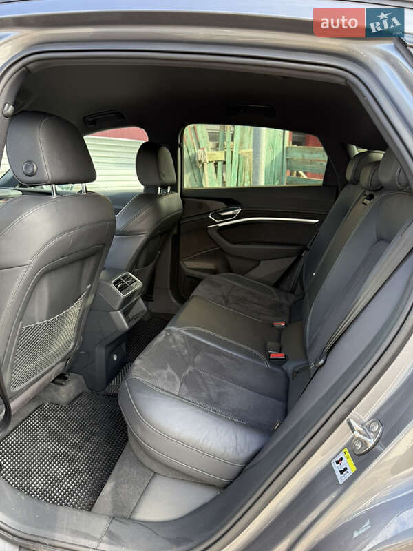 Позашляховик / Кросовер Audi e-tron Sportback 2020 в Чернівцях фото 47 Позашляховик / Кросовер Audi e-tron Sportback 2020 в Чернівцях