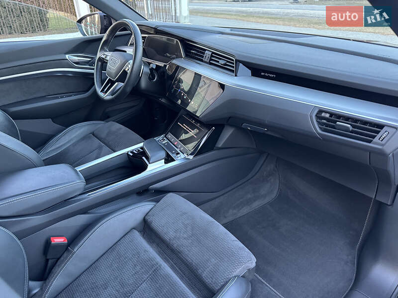 Внедорожник / Кроссовер Audi e-tron Sportback 2022 в Дубно