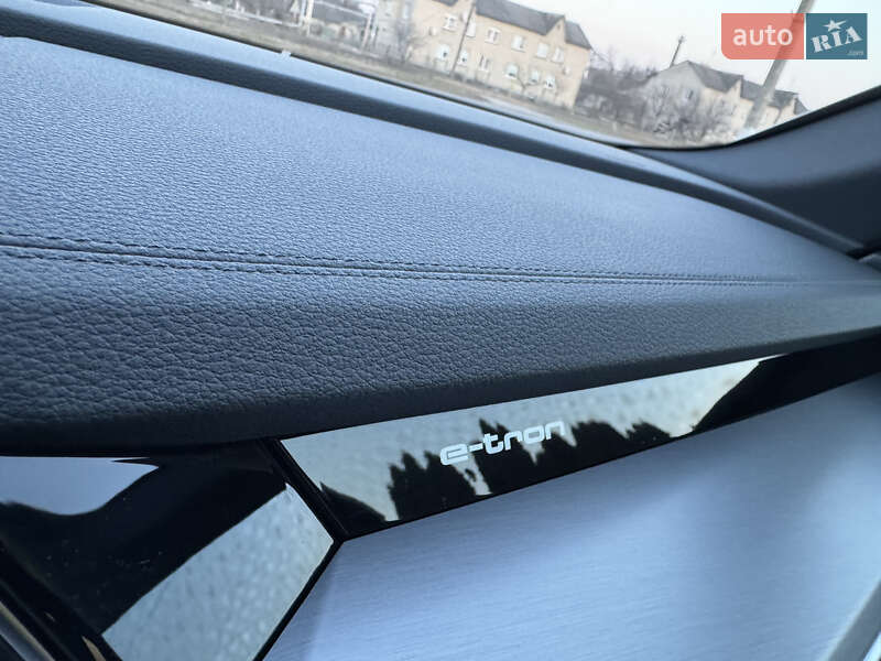 Внедорожник / Кроссовер Audi e-tron Sportback 2022 в Дубно