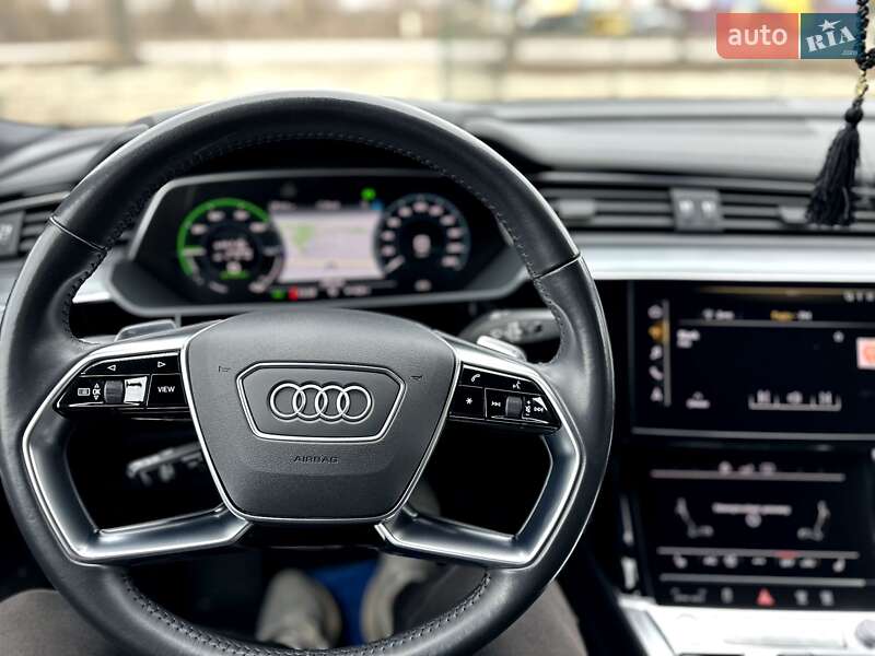 Позашляховик / Кросовер Audi e-tron Sportback 2020 в Коломиї