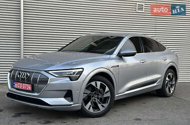 Позашляховик / Кросовер Audi e-tron Sportback 2021 в 