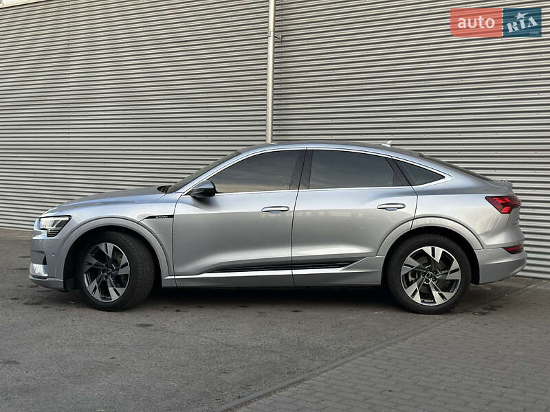 Внедорожник / Кроссовер Audi e-tron Sportback 2021 в Ровно