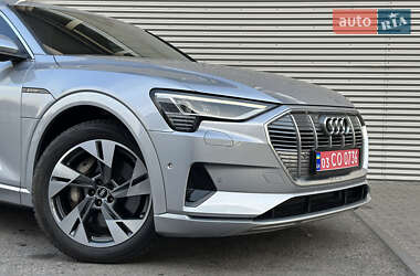 Позашляховик / Кросовер Audi e-tron Sportback 2021 в 