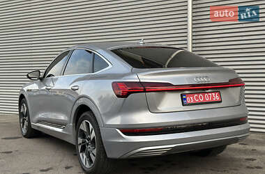 Позашляховик / Кросовер Audi e-tron Sportback 2021 в 