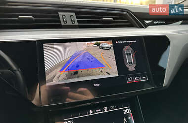 Позашляховик / Кросовер Audi e-tron Sportback 2021 в 
