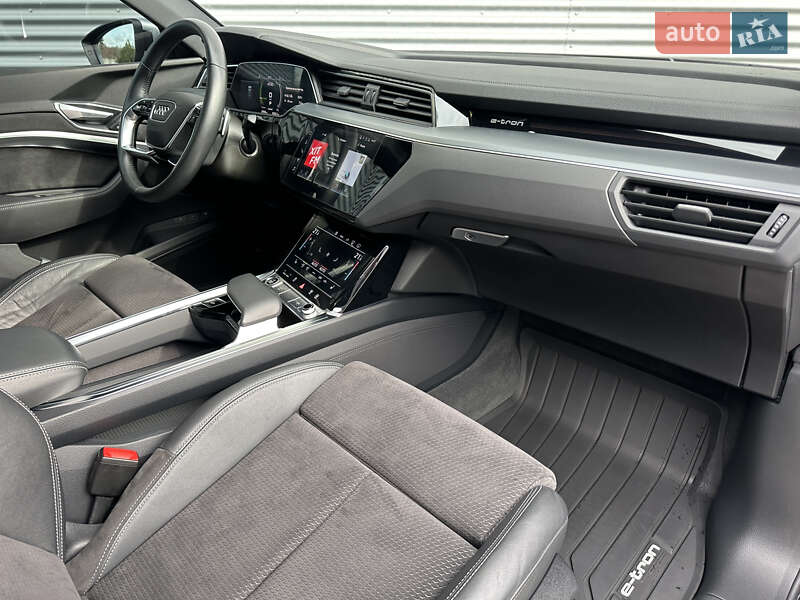 Позашляховик / Кросовер Audi e-tron Sportback 2021 в Рівному