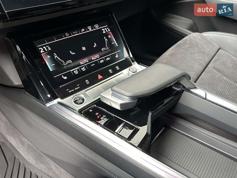 Позашляховик / Кросовер Audi e-tron Sportback 2021 в Рівному