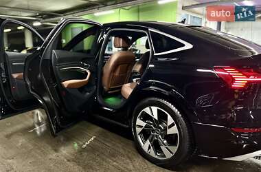 Позашляховик / Кросовер Audi e-tron Sportback 2022 в Києві