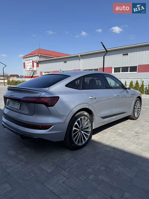Позашляховик / Кросовер Audi e-tron Sportback 2021 в Луцьку