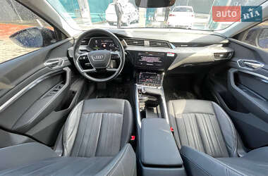 Позашляховик / Кросовер Audi e-tron Sportback 2021 в 