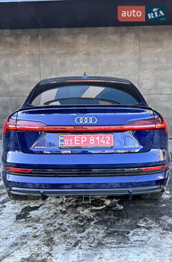 Позашляховик / Кросовер Audi e-tron Sportback 2021 в 