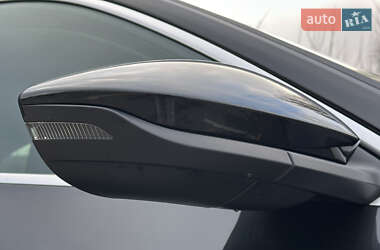 Внедорожник / Кроссовер Audi e-tron Sportback 2021 в 