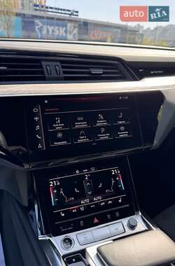 Внедорожник / Кроссовер Audi e-tron Sportback 2021 в 