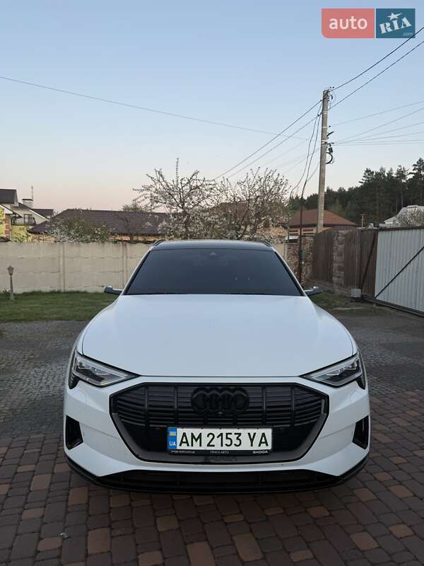 Внедорожник / Кроссовер Audi e-tron Sportback 2020 в 