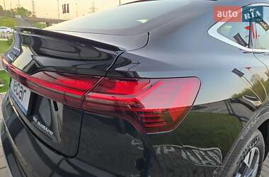 Позашляховик / Кросовер Audi e-tron Sportback 2022 в 