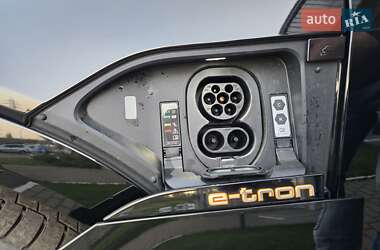 Позашляховик / Кросовер Audi e-tron Sportback 2022 в 