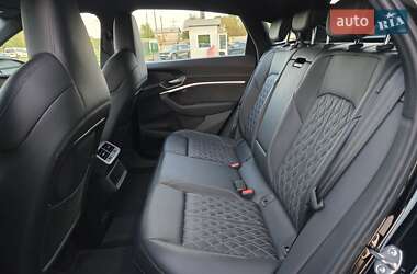 Позашляховик / Кросовер Audi e-tron Sportback 2022 в 