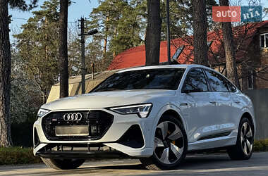 Позашляховик / Кросовер Audi e-tron Sportback 2021 в 