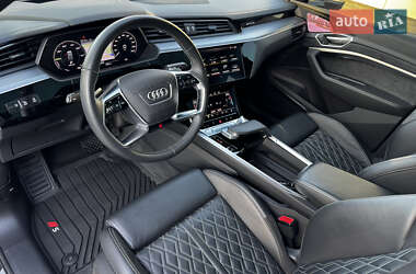 Позашляховик / Кросовер Audi e-tron Sportback 2021 в 