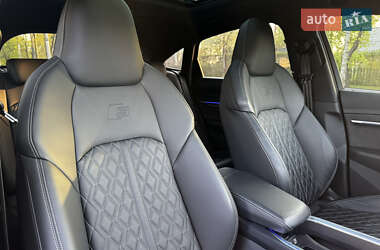 Позашляховик / Кросовер Audi e-tron Sportback 2021 в 