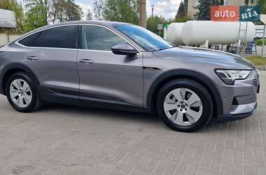 Позашляховик / Кросовер Audi e-tron Sportback 2021 в 