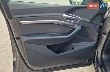 Позашляховик / Кросовер Audi e-tron Sportback 2021 в 