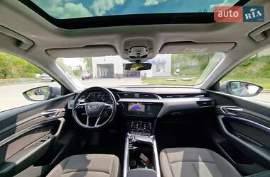 Позашляховик / Кросовер Audi e-tron Sportback 2021 в 