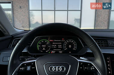 Позашляховик / Кросовер Audi e-tron Sportback 2020 в 