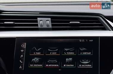 Позашляховик / Кросовер Audi e-tron Sportback 2020 в 